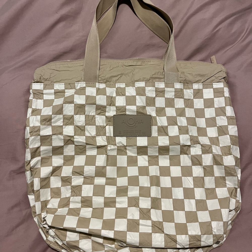 ALOHA Collection Tan and Cream Tote Bag with Checkered Design